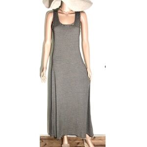 Malloy maxi dress black and white stripes size medium